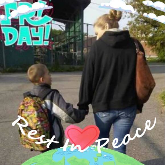 Meet your Posher, Stephanie - Picture 1 of 1